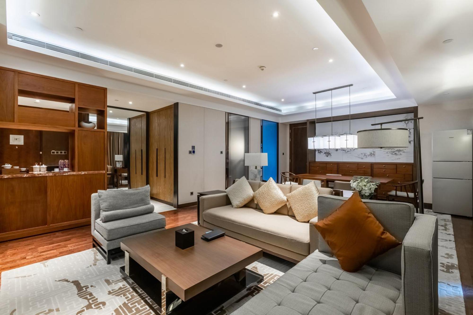 Hualuxe Wuxi Taihu Hotel Exterior foto